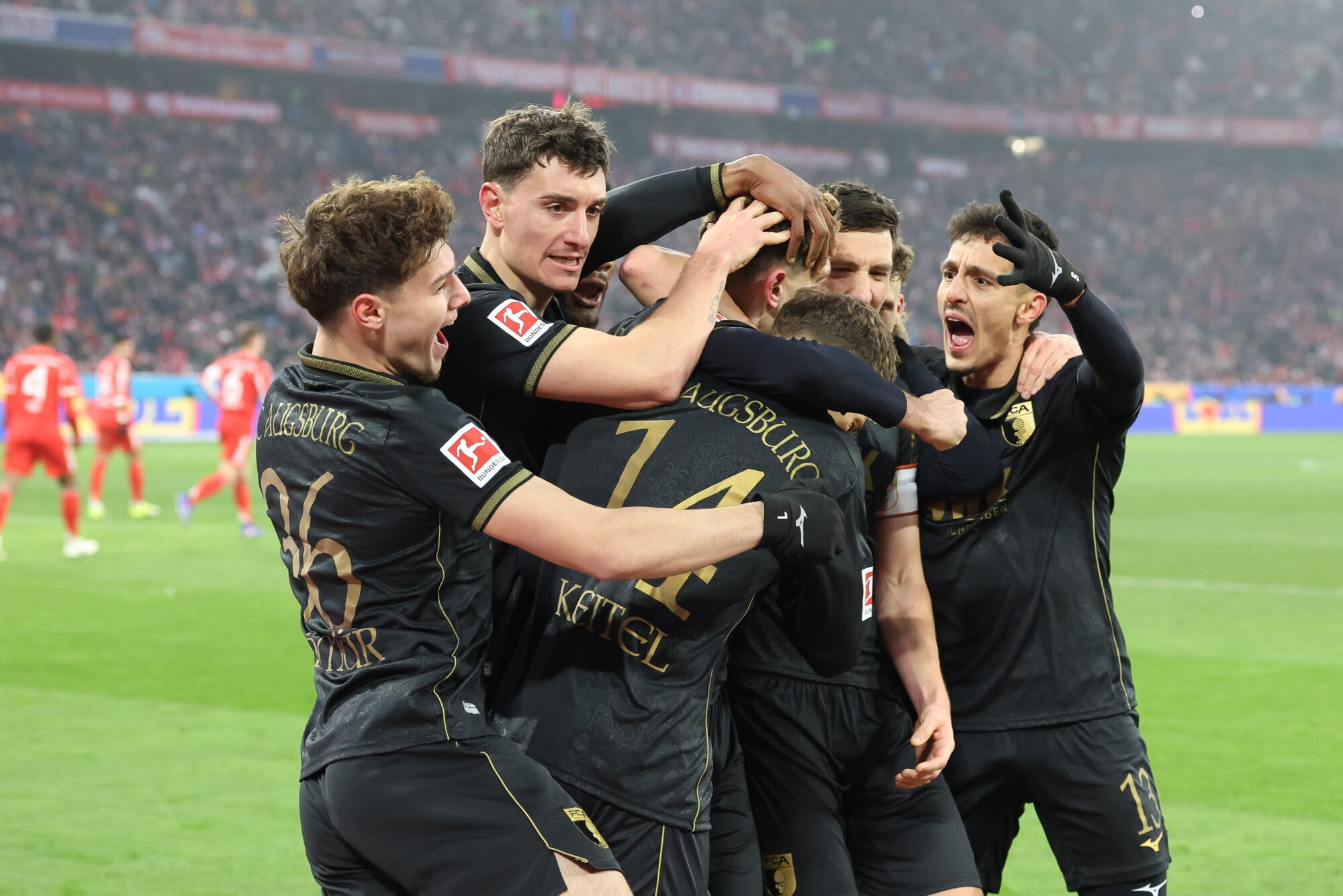 Historischer Coup in München: FC Augsburg dreht Spiel beim FC Bayern