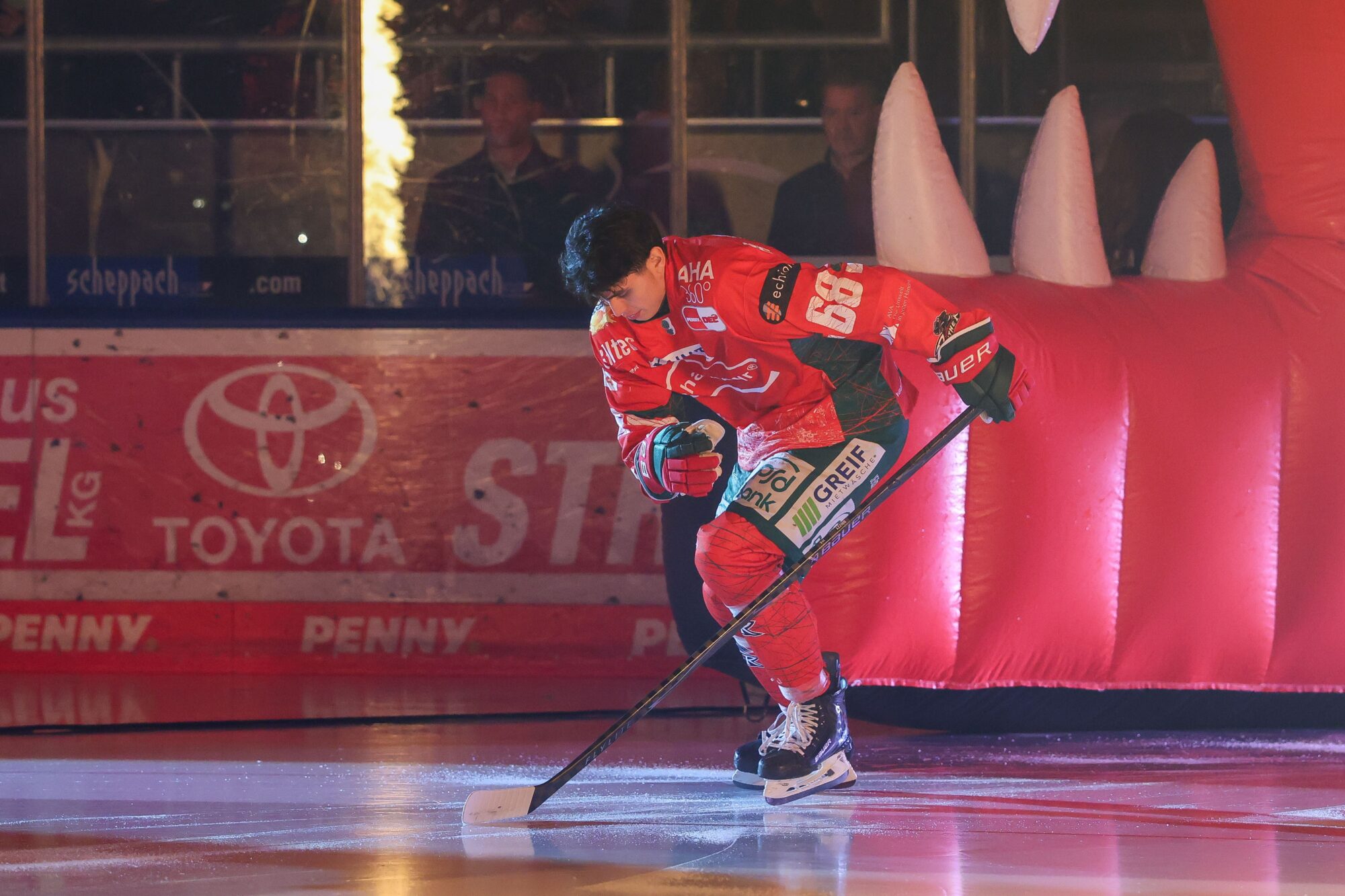Augsburger Panther binden Verteidiger Pilu Augsburger Panther binden Verteidiger Pilu