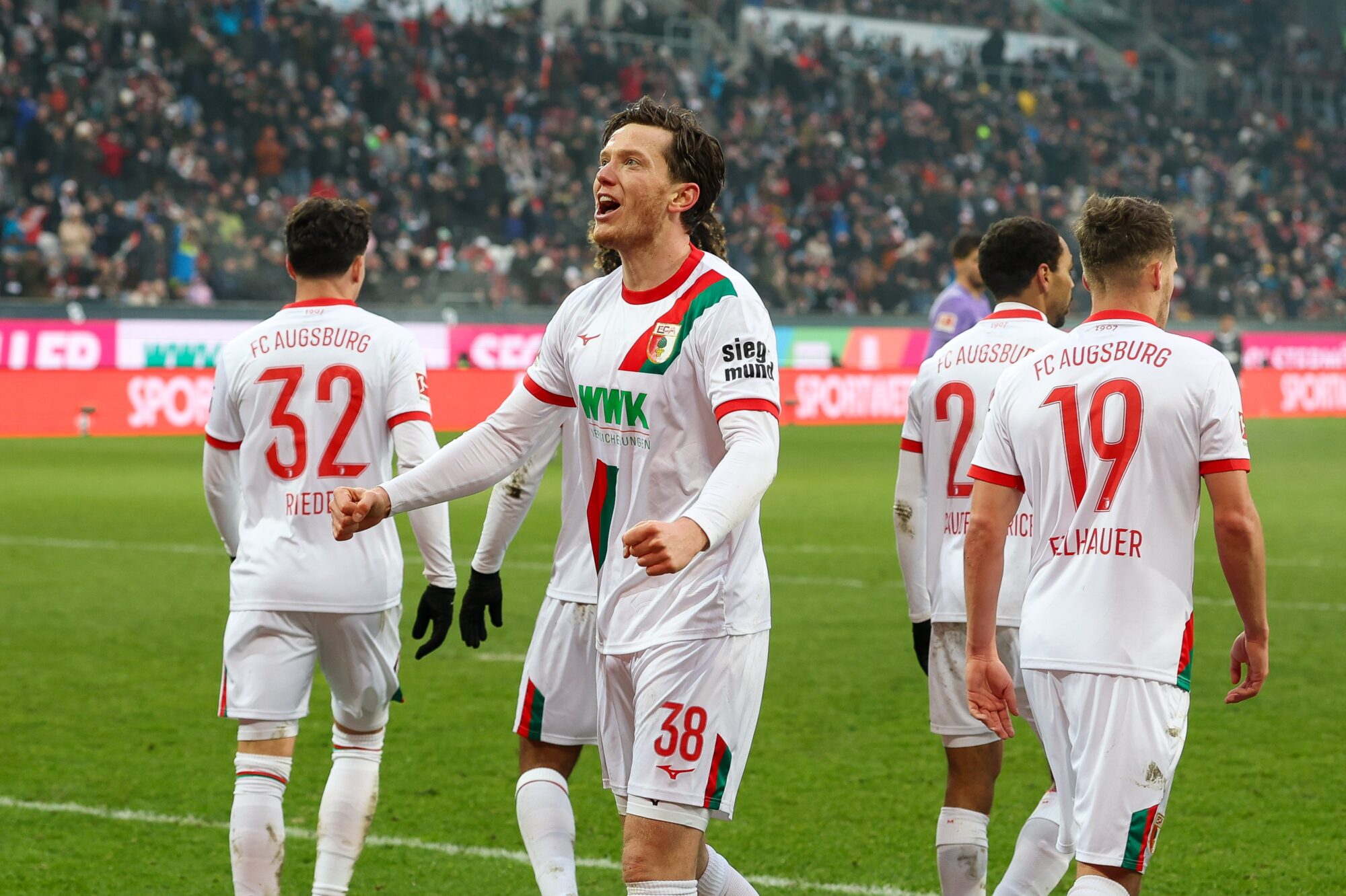 “Wir haben gute Moral gezeigt” | Die Stimmen zum Sieg des FC Augsburg über St. Pauli