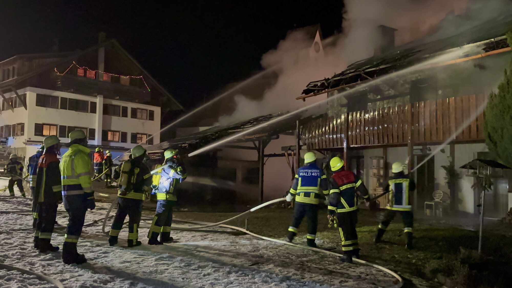Zwei Verletzte nach Brand in Görisried im Ostallgäu – Wohnhaus unbewohnbar