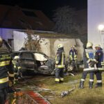 Auto überschlägt sich im Vorgarten in Freinhausen (Landkreis Pfaffenhofen) – Fahrer schwer verletzt