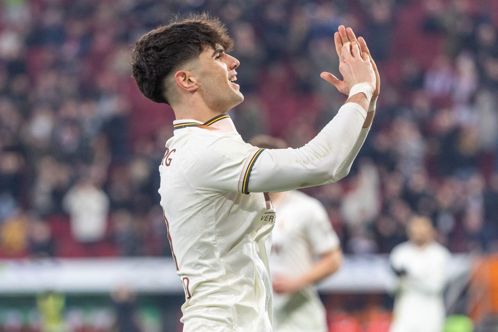 FC Augsburg feiert 500. Bundesliga-Spiel mit 2:0-Sieg gegen Köln
