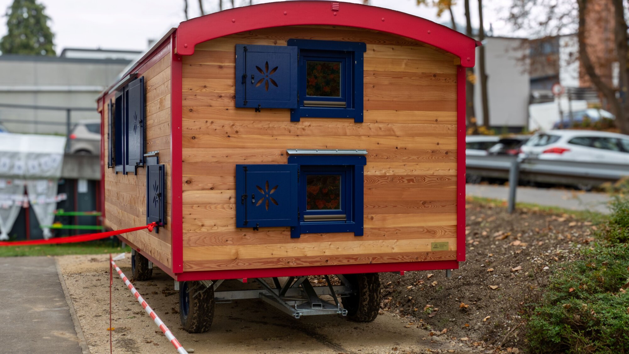 57.000 Euro für neue Räume der Hoffnung: Bauwagen stärkt Trauerbegleitung bei Lacrima Augsburg