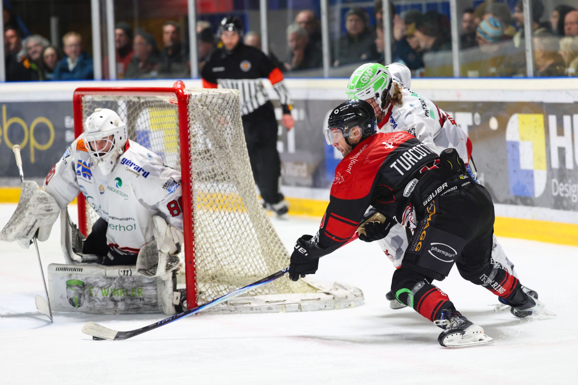 Playoff-Serie ausgeglichen – EHC Königsbrunn unterliegt in Peißenberg