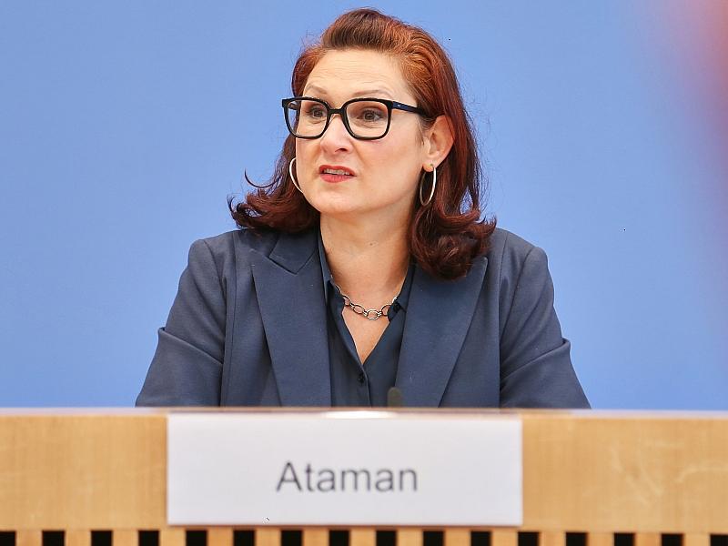 Ataman wirft Regierung Versäumnisse bei Frauenrechten vor