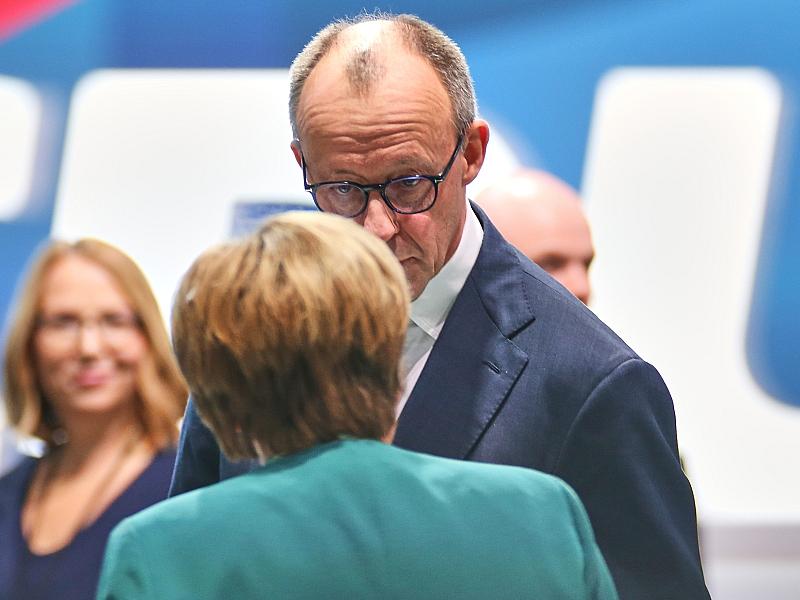 Merz sieht Parteitagsbesuch von Angela Merkel als 