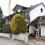 85-Jähriger stirbt bei Hausbrand in Meitingen – Ehefrau schwer verletzt