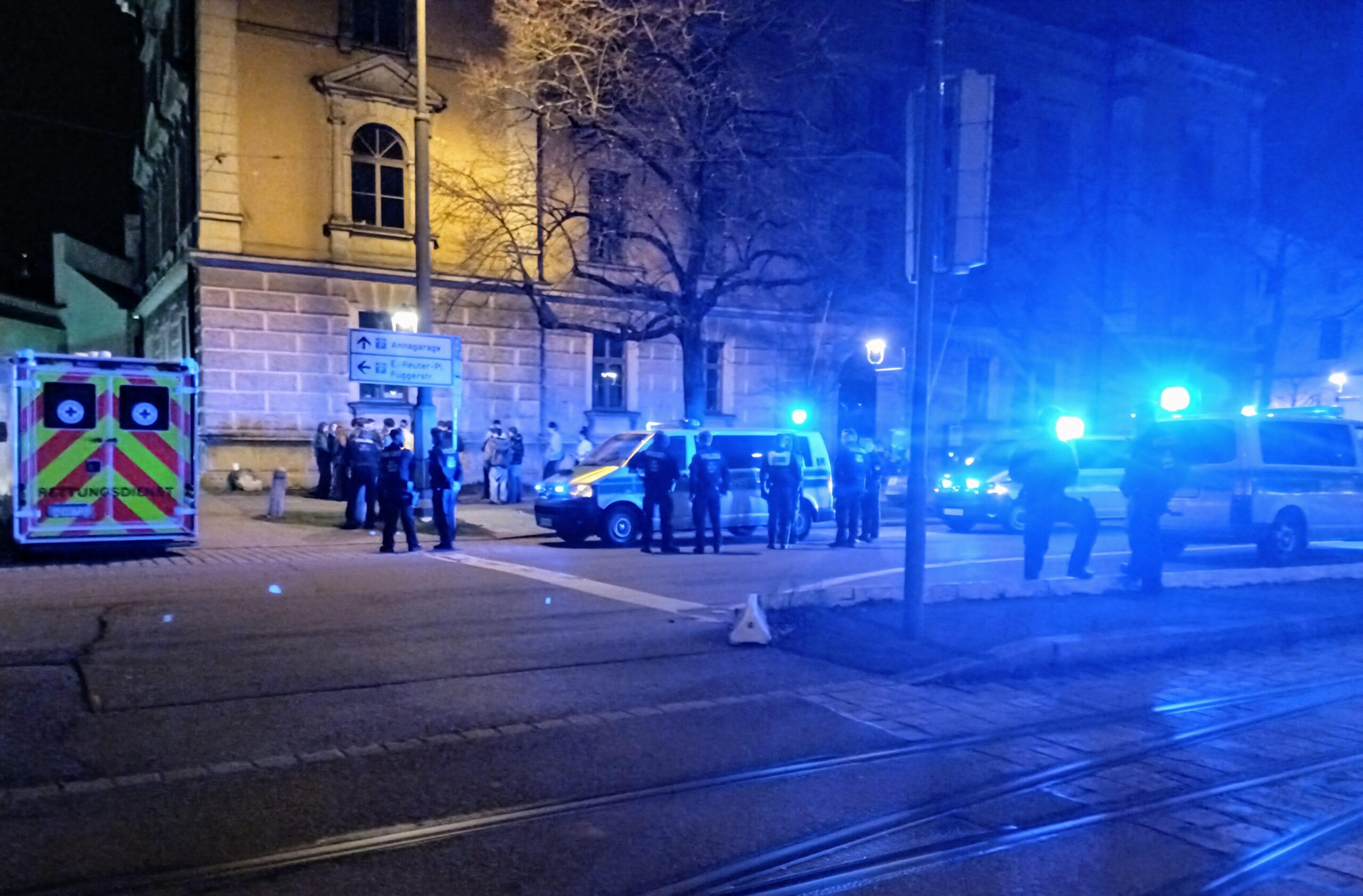 Augsburg | Polizeieinsatz im Café Pow Wow in der Fuggerstraße