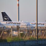 Bericht: Lufthansa prüft Kapazitätskürzung wegen Iran-Krieg