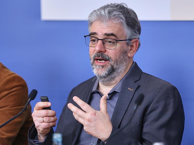 Gesundheitsökonomen kritisieren Mitversicherung von Ehepartnern