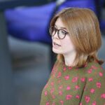 Grüne kritisieren Prien für “Demokratie leben”-Reform scharf