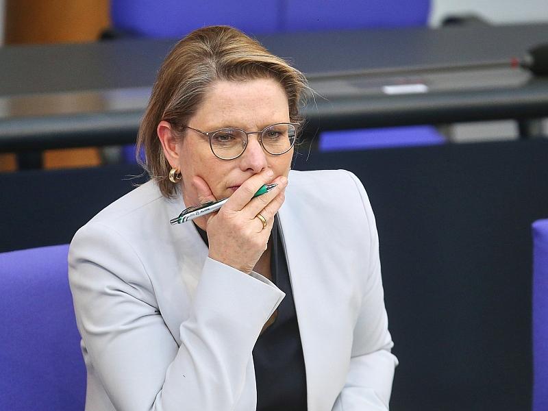 Hubig sieht Politiker-Beleidigungs-Paragrafen kritisch