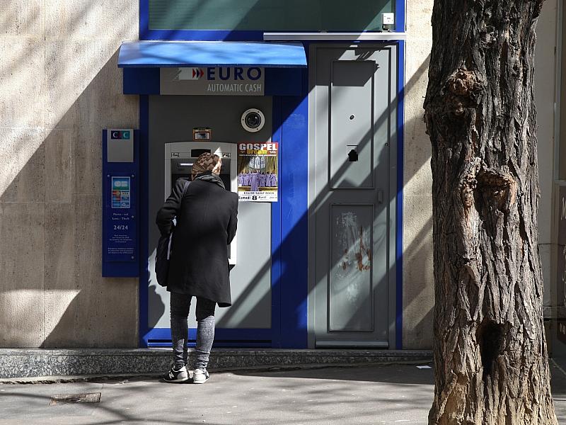 Inflation im Euroraum steigt im Februar auf 1,9 Prozent