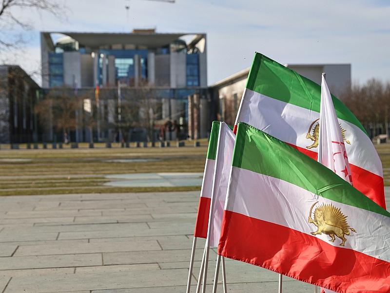 Iran-Krieg: Reichinnek fordert sichere Fluchtwege nach Europa