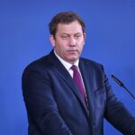 Klingbeil lässt “Übergewinnsteuer” für Mineralölkonzerne prüfen
