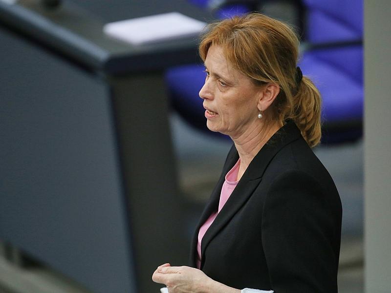 Prien verteidigt Umbau von 