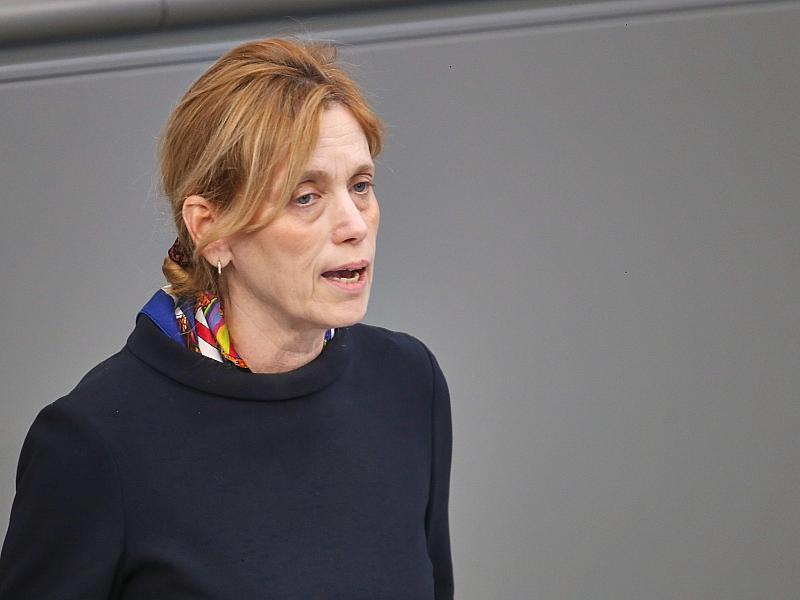 Prien warnt vor Diskriminierung durch KI