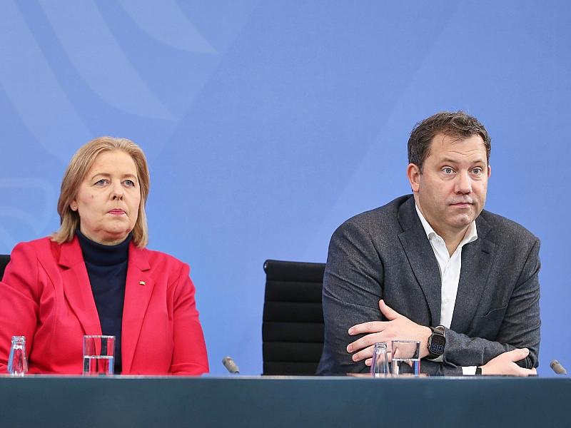 Rufe aus SPD nach Rücktritt von Klingbeil und Bas