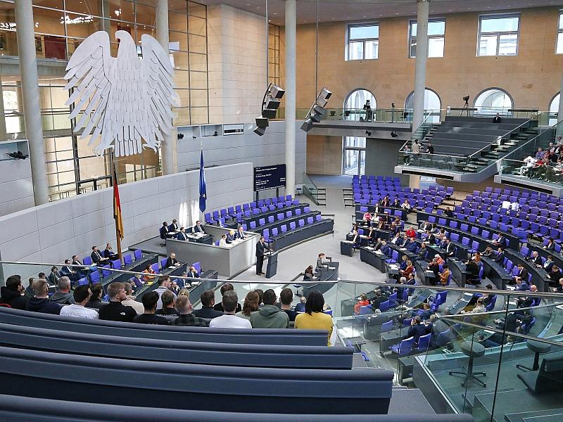 Schwarz-Rot will Abgeordnetengesetz verschärfen