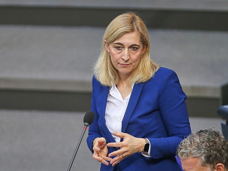 Warken freut sich über EU-Einigung zum Pharmapaket