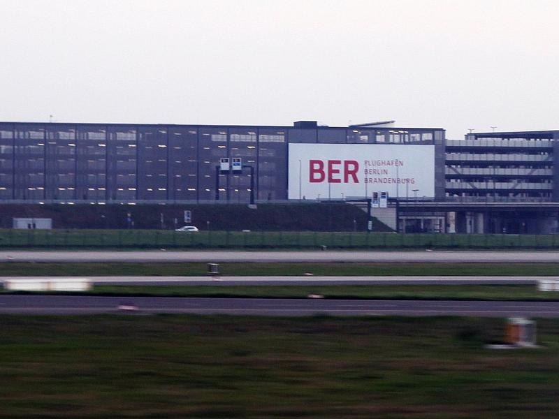 Warnstreik: Flughafen BER stellt am Mittwoch Flugverkehr ein