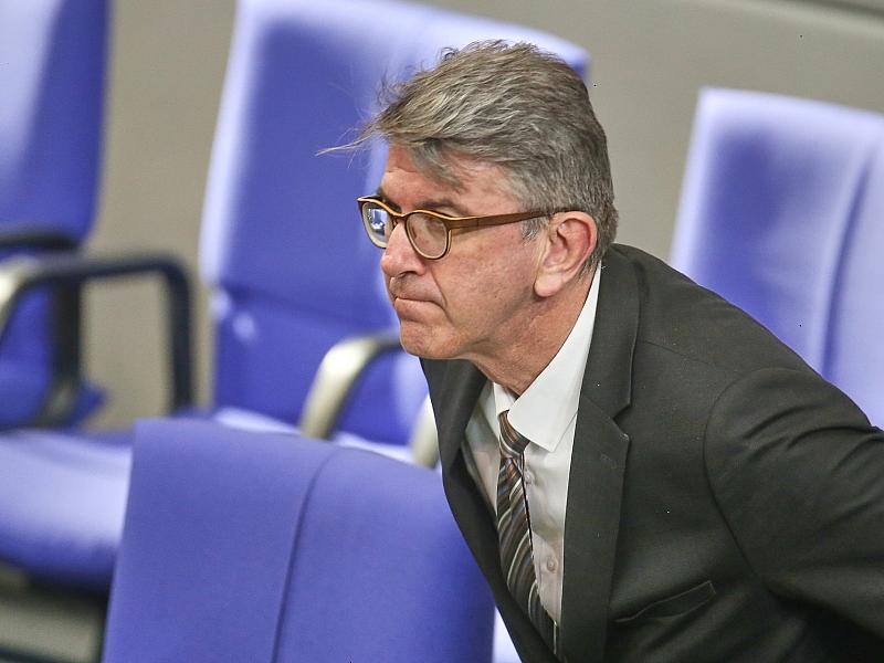 Weimer verteidigt Vorgehen bei Buchhandlungspreis