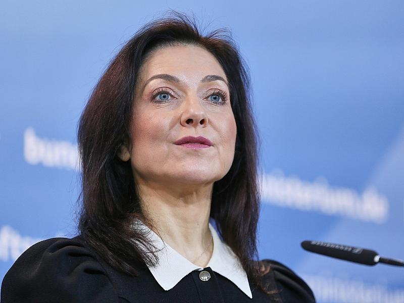 Wirtschaftsministerium: Reiche rüttelt nicht an Klimazielen