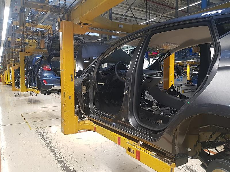 Zahl der freien Stellen in der Autoindustrie sinkt rasant