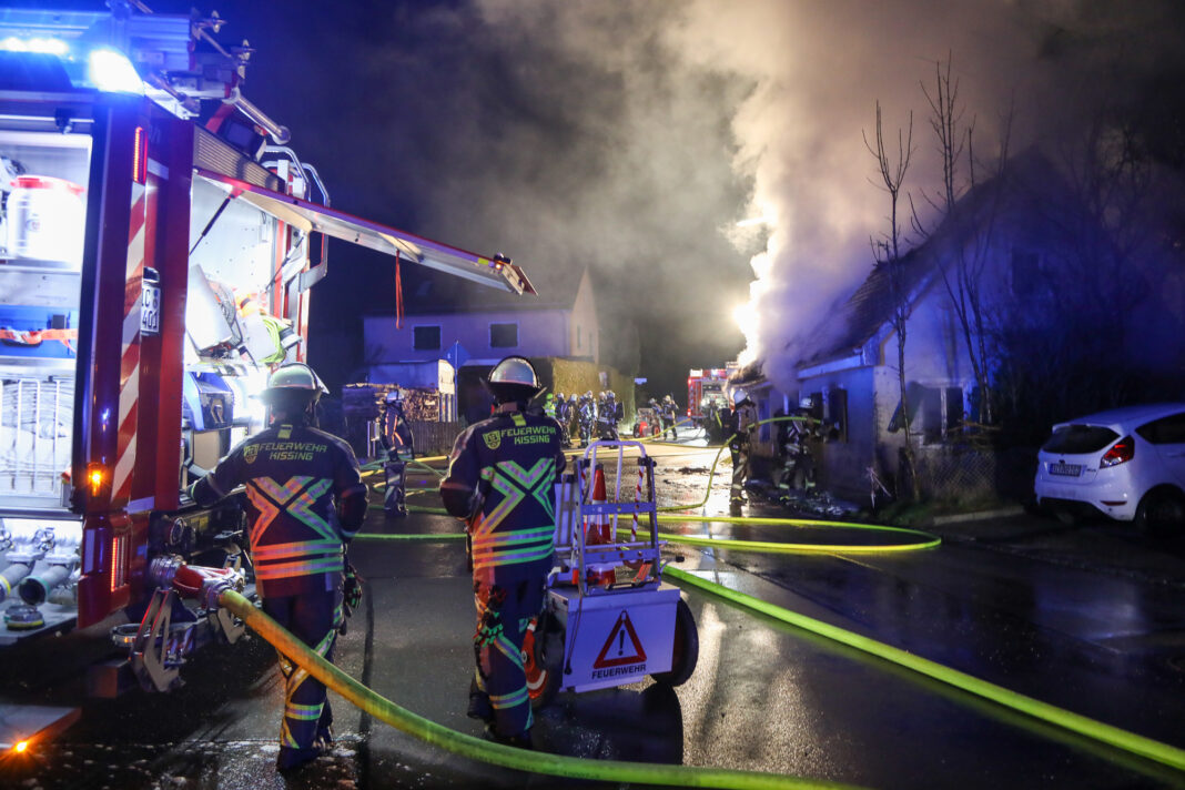 Hausbrand-Kissing-Bruder-Media-14