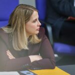 Bericht: Prien und Hubertz von Signal-Attacke betroffen