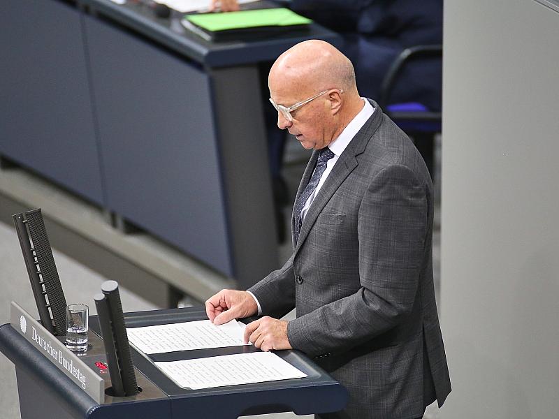 Berichte: Verteidigungspolitischer Sprecher der AfD tritt zurück