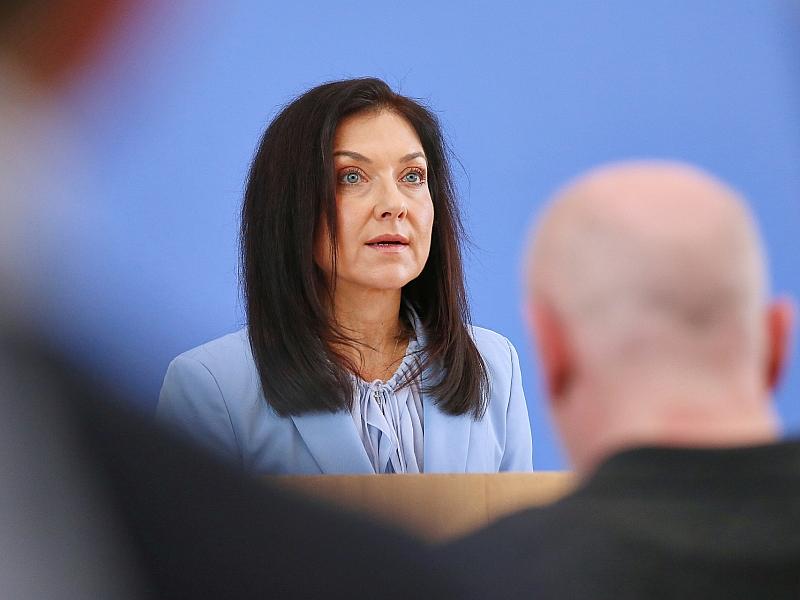 Bundesregierung kappt Konjunkturprognose