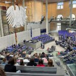 Bundestag beschließt “Tankrabatt” und 1.000-Euro-Prämie