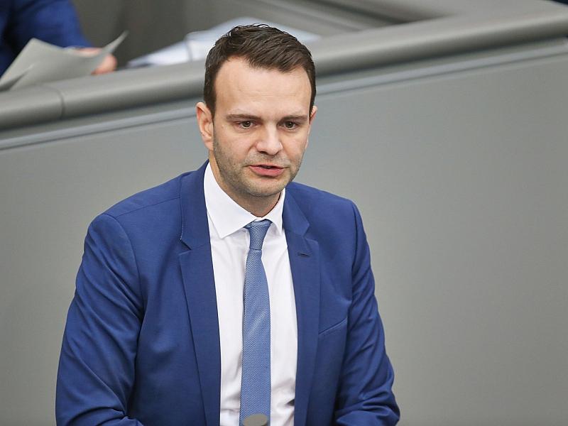 CSU-Politiker verteidigt sein Steuerkonzept