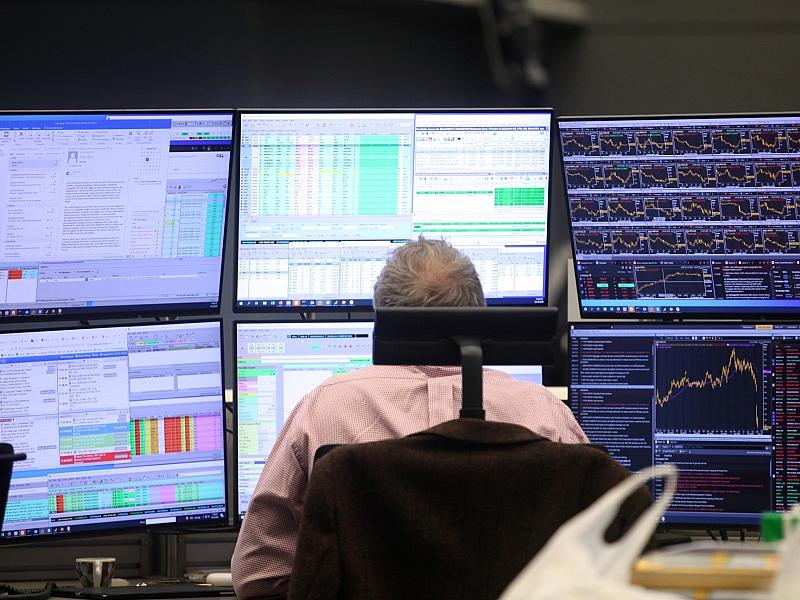 Dax startet leicht im Plus - Anleger bleiben zuversichtlich