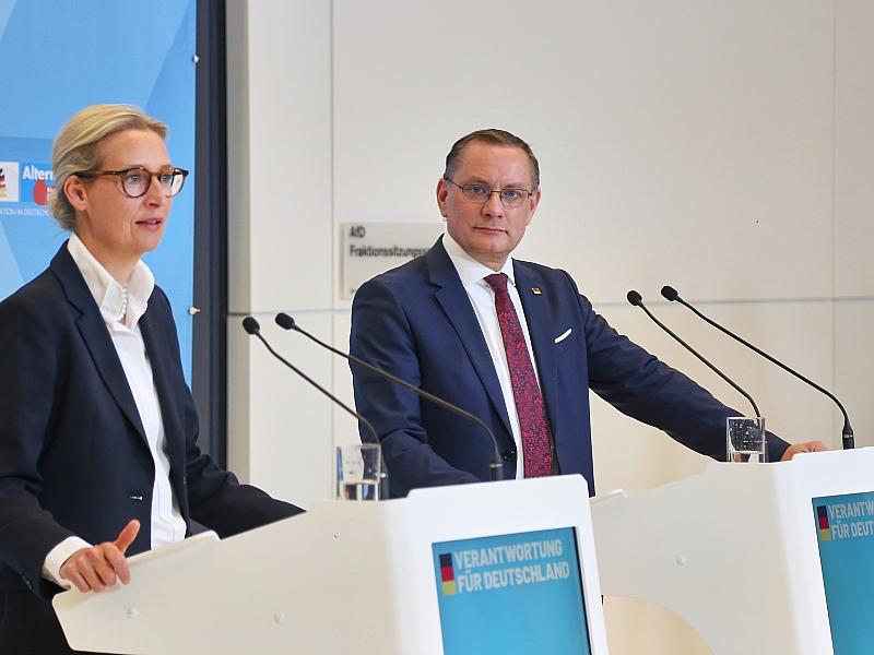 Forsa: AfD zieht mit Union gleich