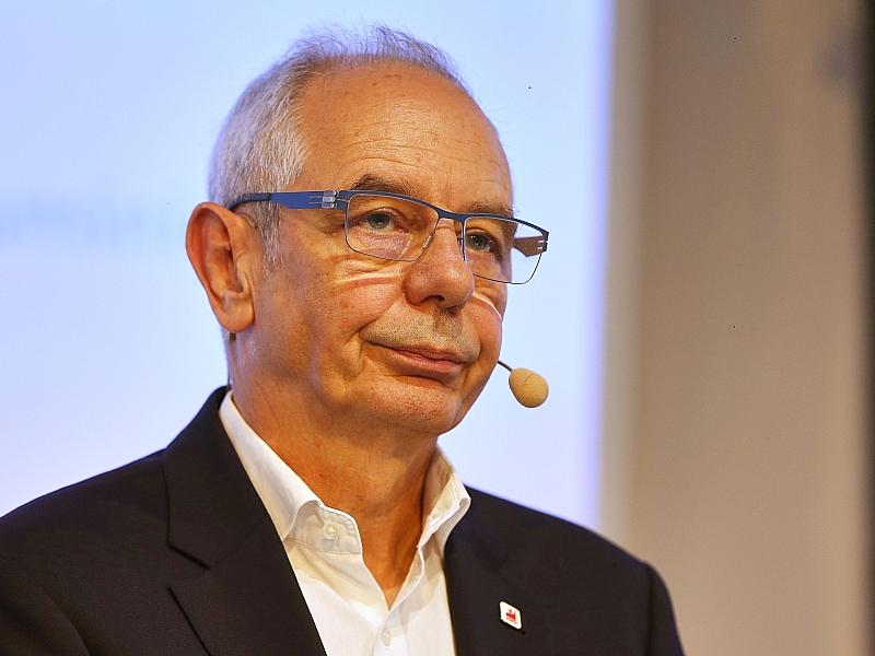 Gewerkschaftschef Vassiliadis kritisiert Merz