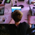 Handlungsempfehlungen zum Jugendschutz im Netz Ende Juni erwartet