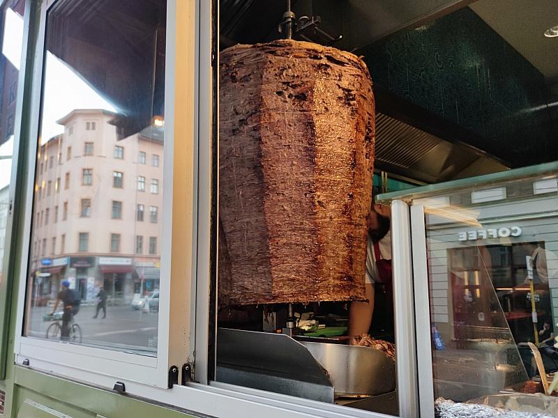 Lauterbach empfiehlt nun doch Fleischkonsum - gegen Demenz