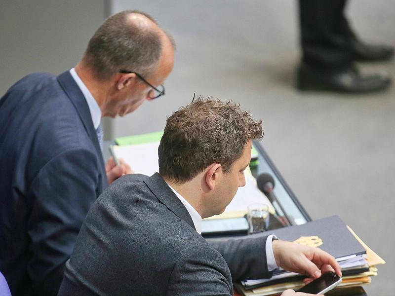 Neue Umfrage: Merz und Schwarz-Rot unbeliebt wie nie