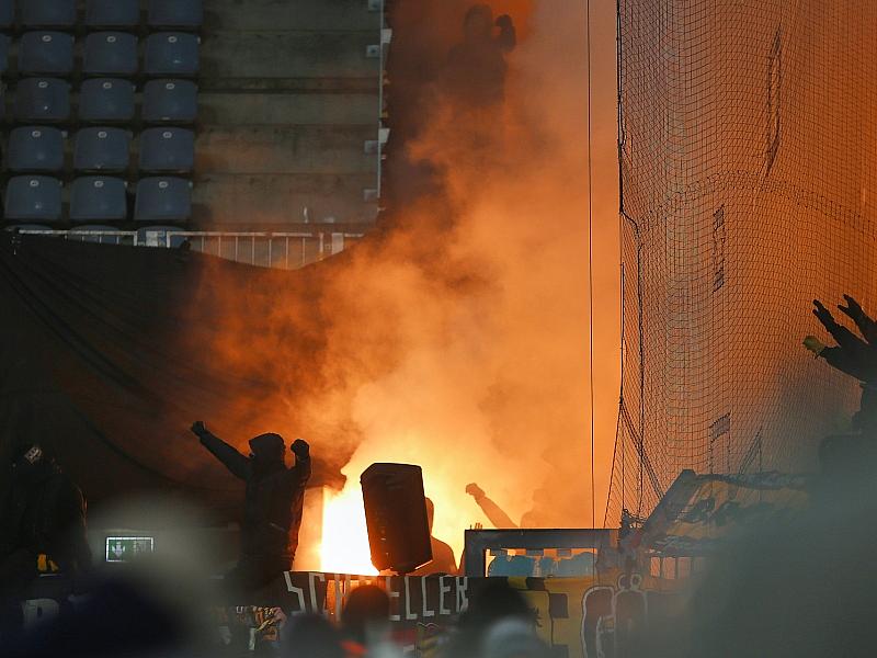 NRW-Innenminister will Fußball-Randale wieder auf IMK thematisieren