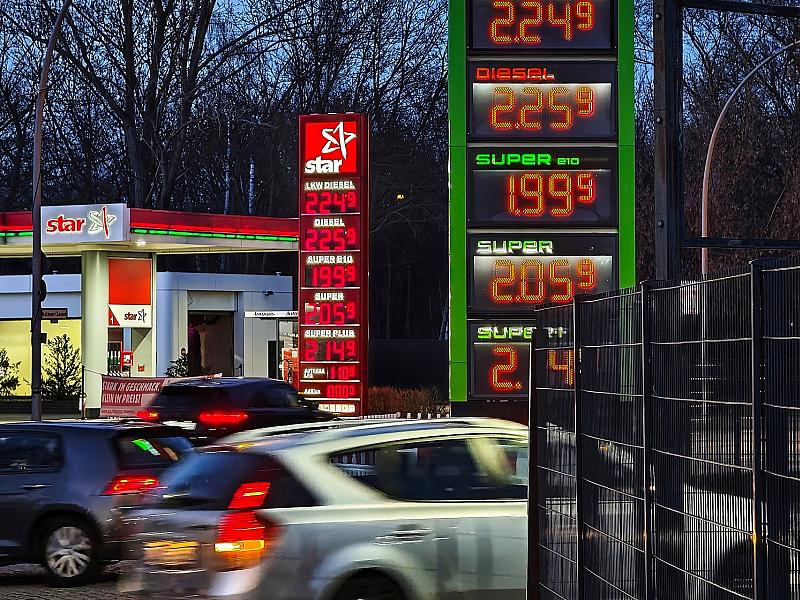 Ost-Regierungschefs fordern Aussetzen der CO2-Abgabe auf Benzin