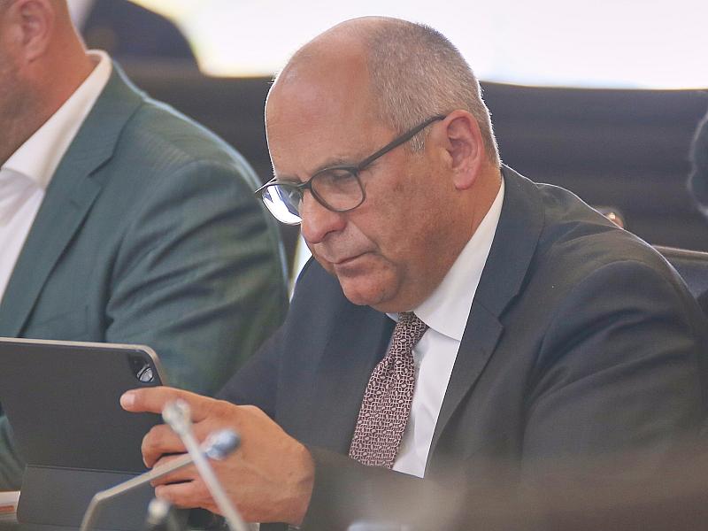 Poseck dringt auf härteren Umgang mit ausreisepflichtigen Syrern