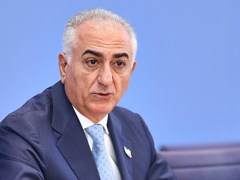 Schah-Sohn bei Berlin-Besuch mit Tomate beworfen