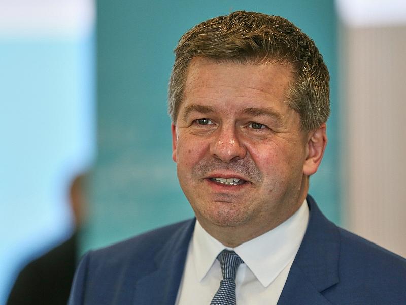 Schulze fordert Merz zu schneller Spritpreis-Entlastung auf