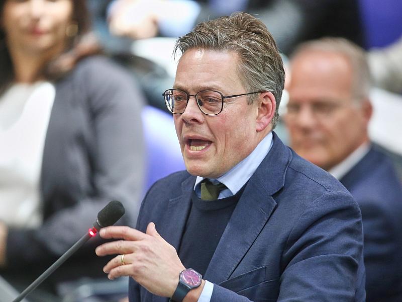 Sicherheitspolitiker sieht in Signal-Attacke Weckruf