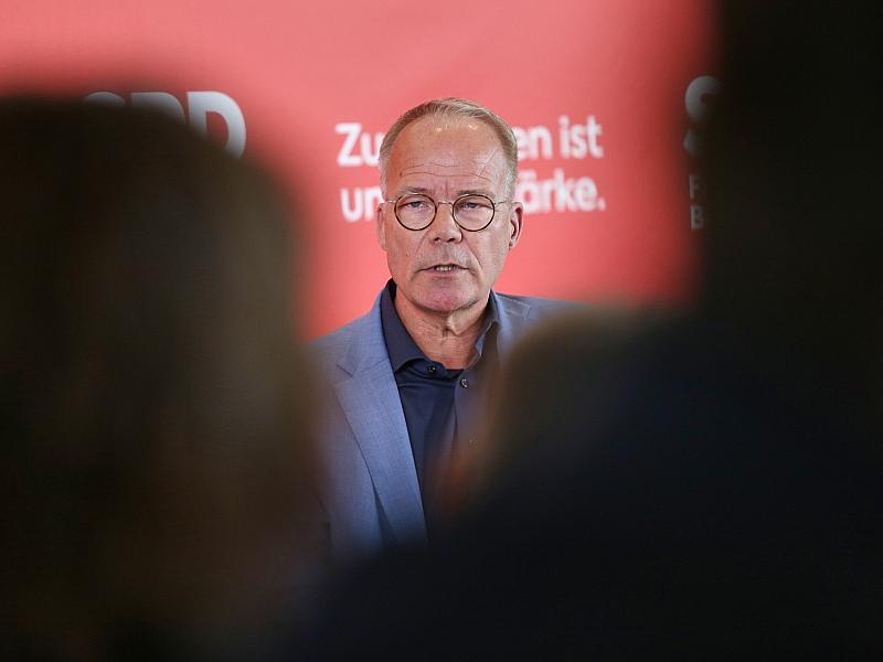 SPD-Fraktionschef stimmt auf neue Schulden wegen Iran-Krise ein