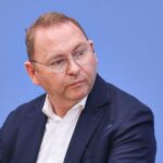Verdi bezeichnet steuerfreie 1.000-Euro-Prämie als “Rohrkrepierer”
