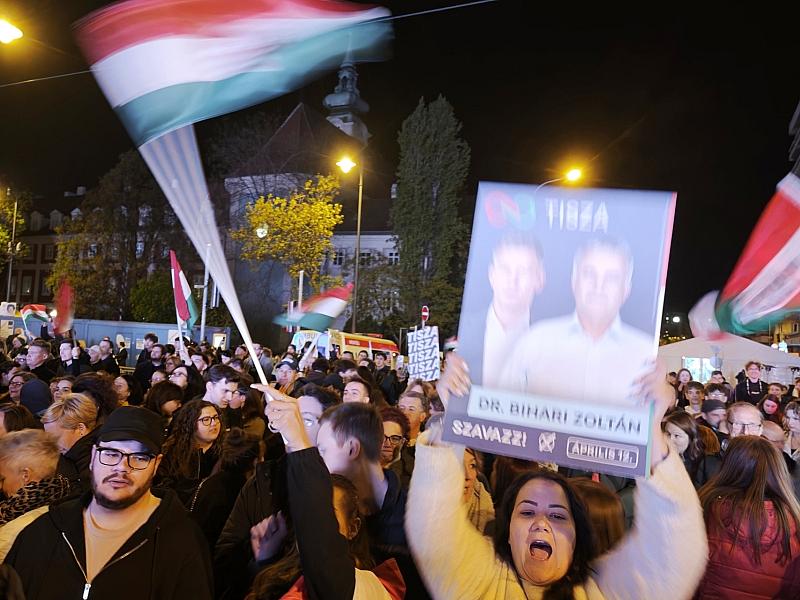 Von der Leyen und Macron gratulieren Magyar zu Wahlsieg in Ungarn