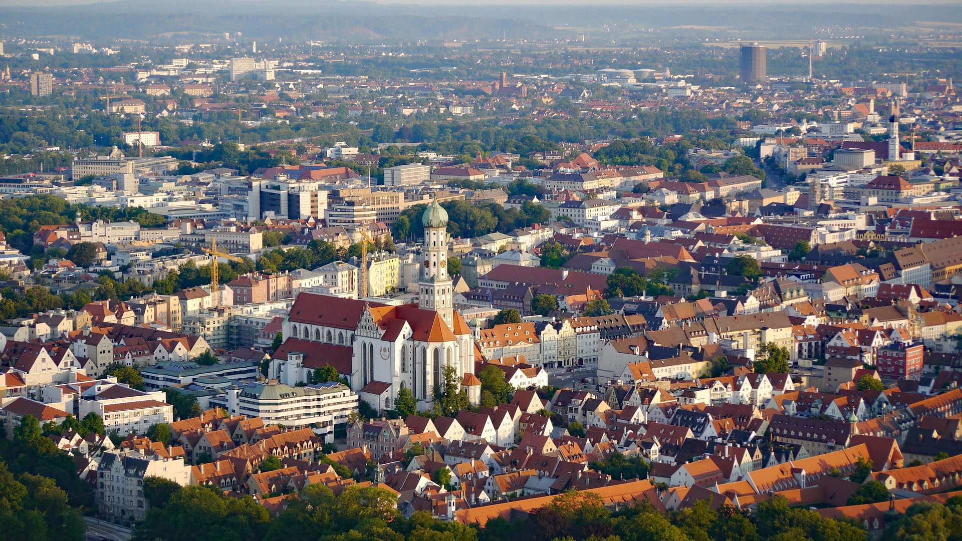 Erfolgsfaktor Lokalkolorit: Wie der Markenaufbau in Augsburg mit der richtigen Werbeagentur gelingt